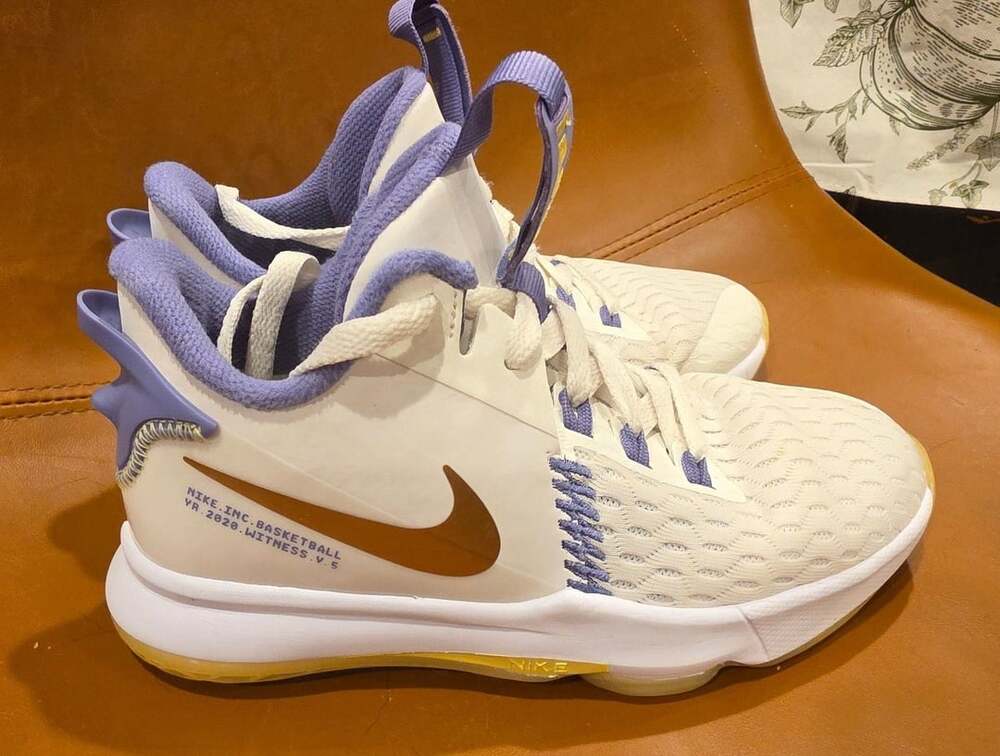 Nike LeBron Witness 5 Size 3Y White Metallic Bronze Basketball Shoes